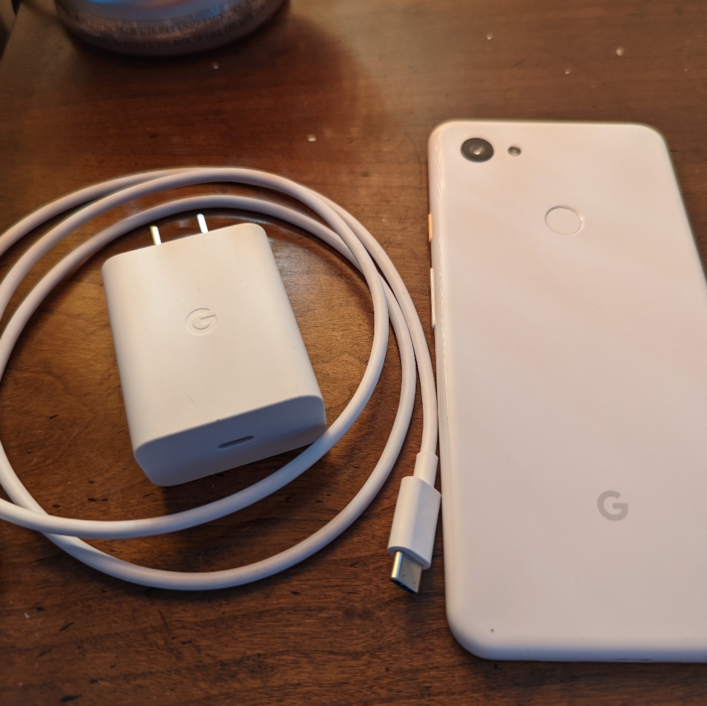 Google Pixel 3A cellphone + charger